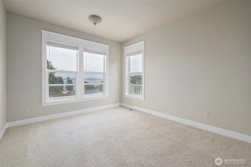 Property photo for 560 Sw Waterloo Avenue, Oak Harbor photo 25