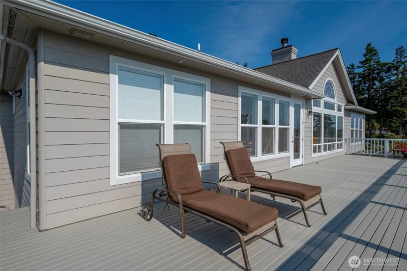 Property photo for 560 Sw Waterloo Avenue, Oak Harbor photo 13