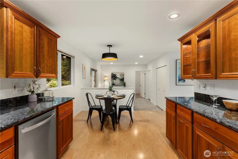 Property photo for 22012 Villa Drive, Snohomish photo 9