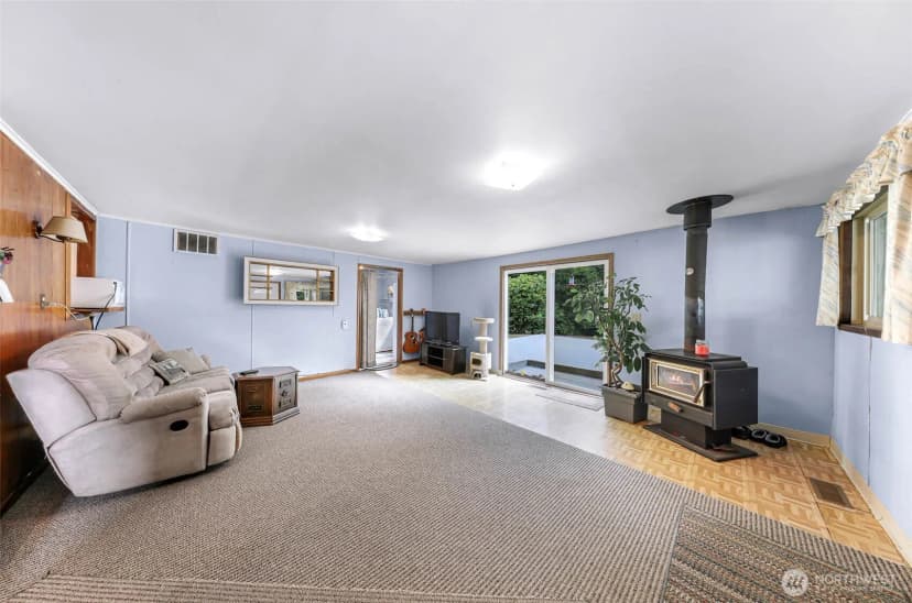 Property photo for 4420 Northwest Drive, Bellingham photo 17
