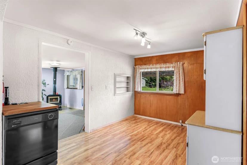 Property photo for 4420 Northwest Drive, Bellingham photo 13