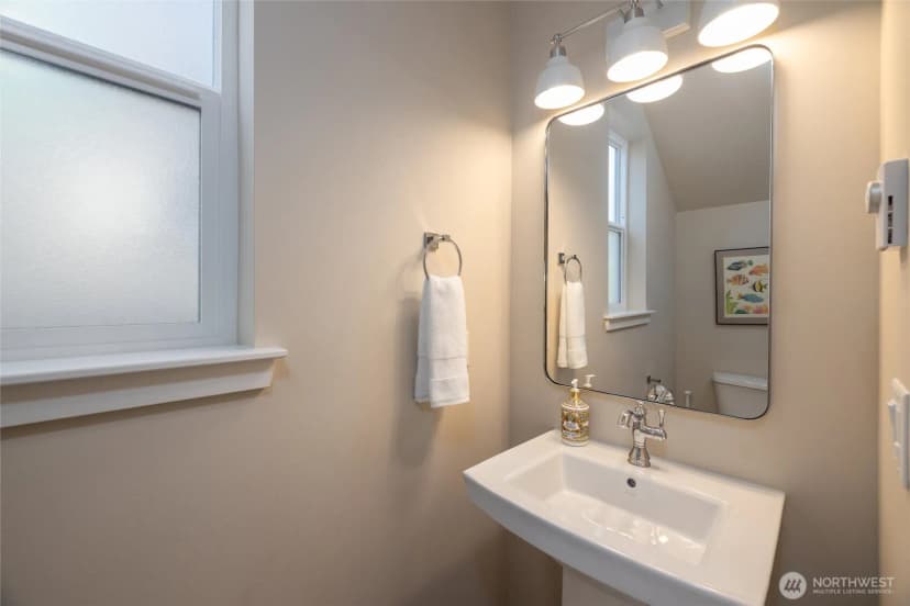 Property photo for 707 Northview Street, Bellingham photo 8