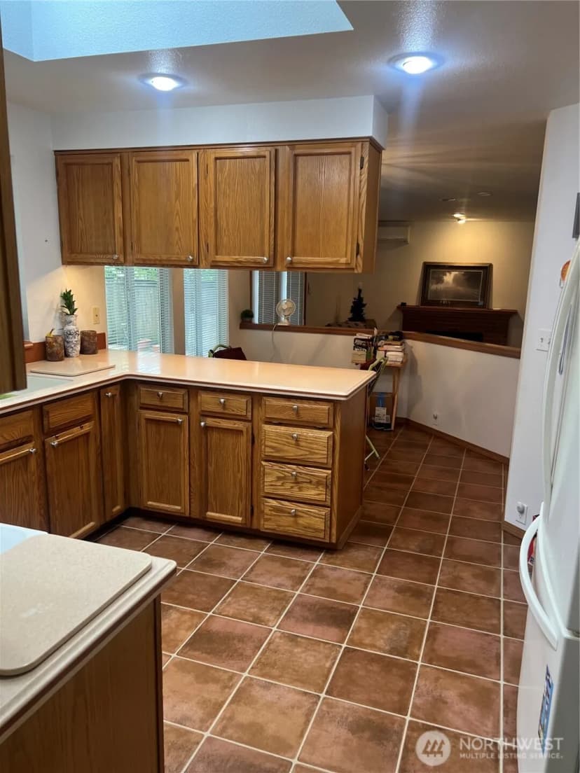 Property photo for 242 Oakesdale Avenue Sw, Renton photo 4