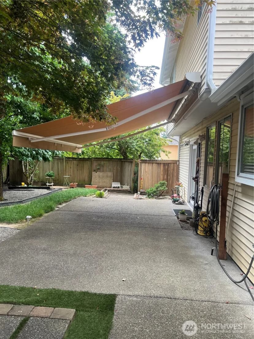 Property photo for 242 Oakesdale Avenue Sw, Renton photo 17