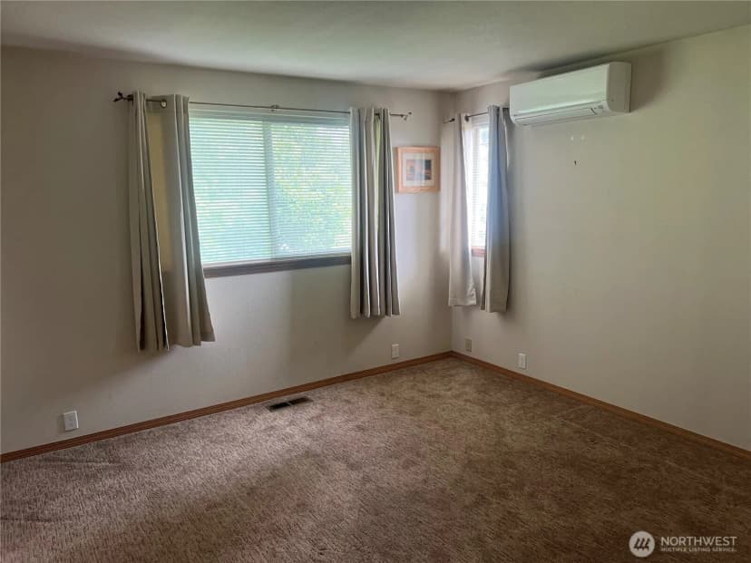 Property photo for 242 Oakesdale Avenue Sw, Renton photo 6