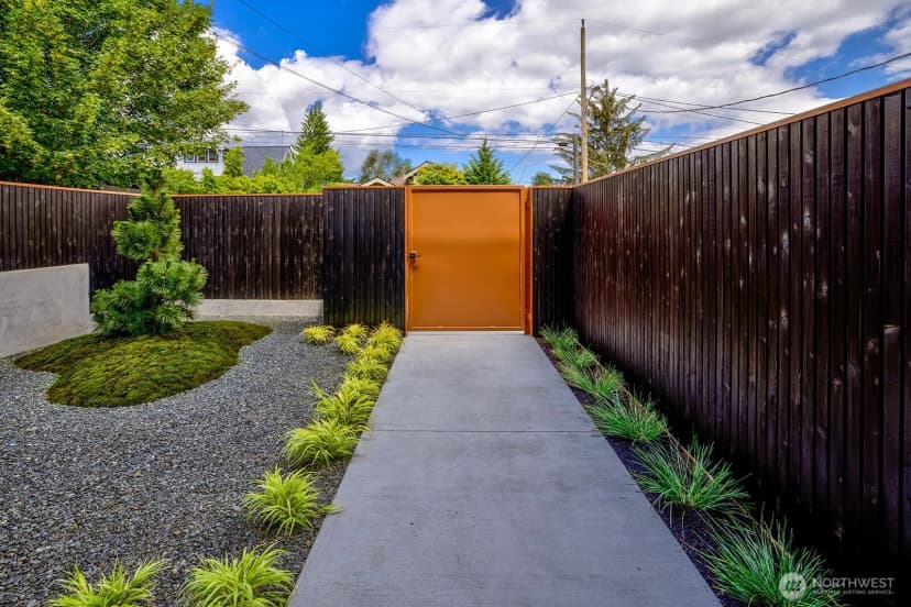 Property photo for 311 Ne 59th Street, Seattle photo 2