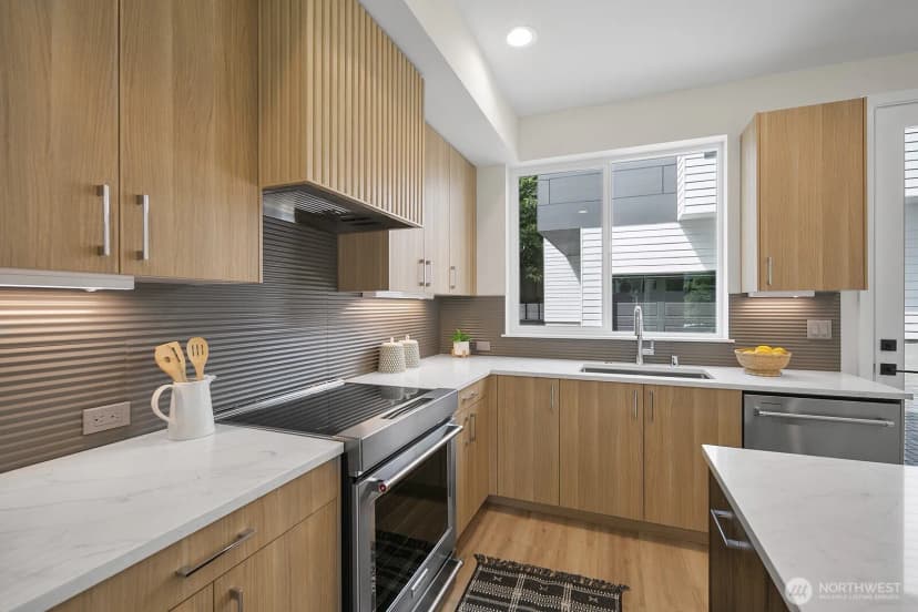 Property photo for 1742 B Nw 62nd Street, Seattle photo 9
