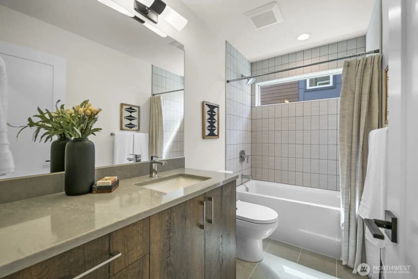 Property photo for 1742 B Nw 62nd Street, Seattle photo 18