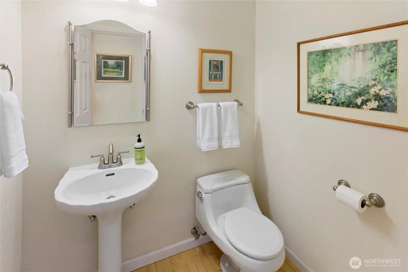 Property photo for 213 Eakin Drive Nw, Bainbridge Island photo 13