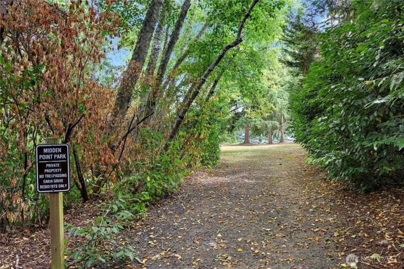 Property photo for 213 Eakin Drive Nw, Bainbridge Island photo 33