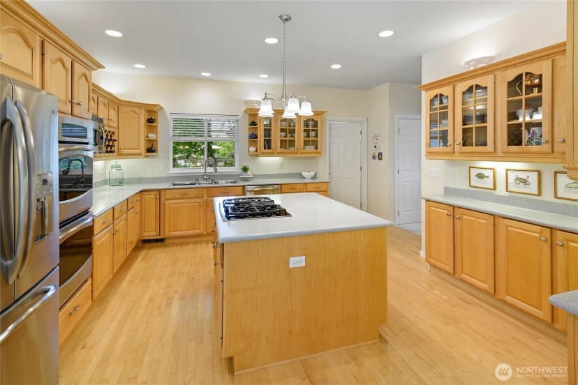 Property photo for 213 Eakin Drive Nw, Bainbridge Island photo 8
