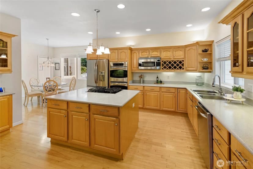Property photo for 213 Eakin Drive Nw, Bainbridge Island photo 7