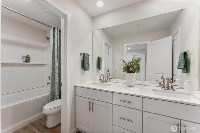 Property photo for 3935 Mccormick Village Drive, Bremerton photo 29