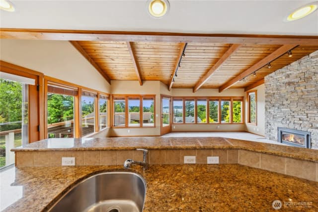 Property photo for 705 Shelter Bay Drive, La Conner photo 4