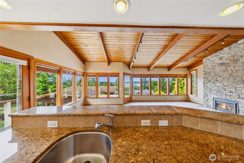 Property photo for 705 Shelter Bay Drive, La Conner photo 4