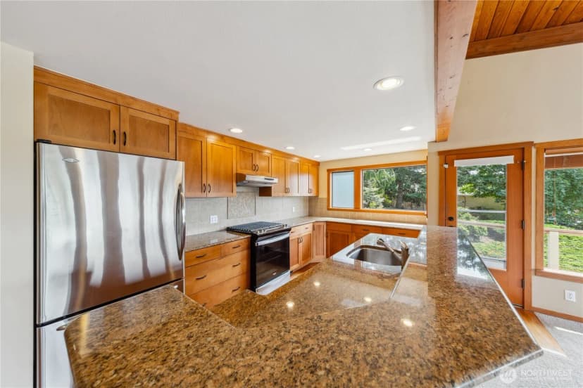 Property photo for 705 Shelter Bay Drive, La Conner photo 10