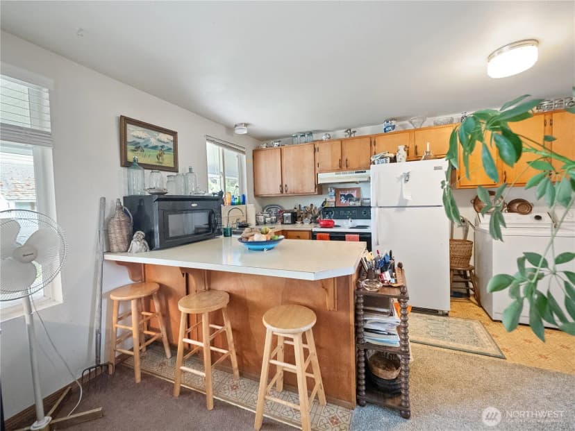 Property photo for 25517 Lawson Street, Black Diamond photo 18