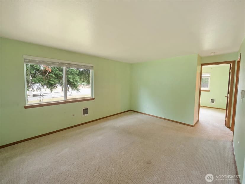 Property photo for 25517 Lawson Street, Black Diamond photo 12