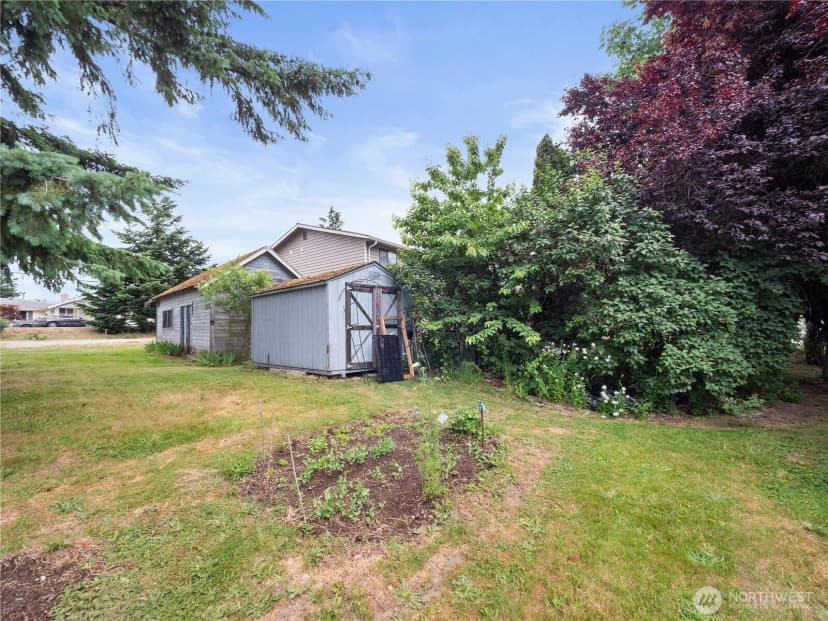 Property photo for 25517 Lawson Street, Black Diamond photo 7