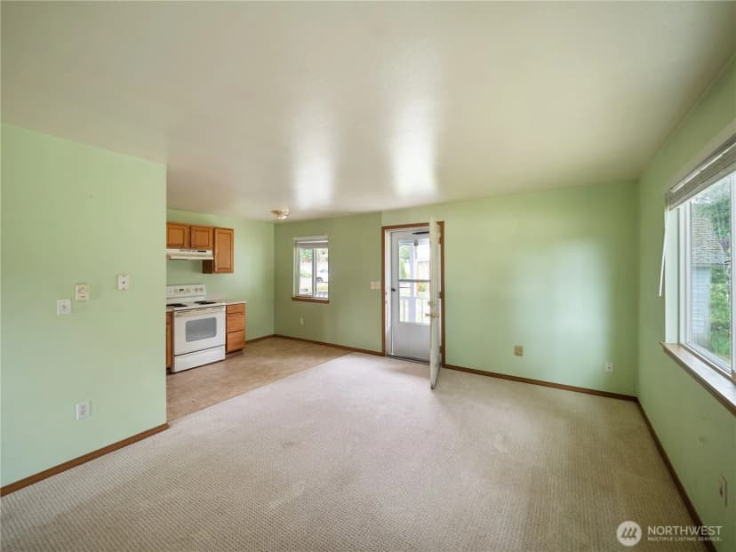 Property photo for 25517 Lawson Street, Black Diamond photo 10