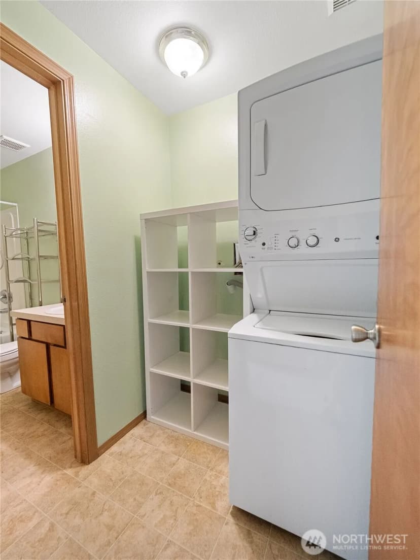 Property photo for 25517 Lawson Street, Black Diamond photo 13