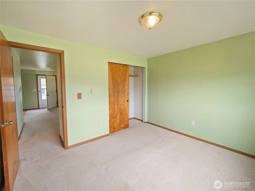 Property photo for 25517 Lawson Street, Black Diamond photo 15
