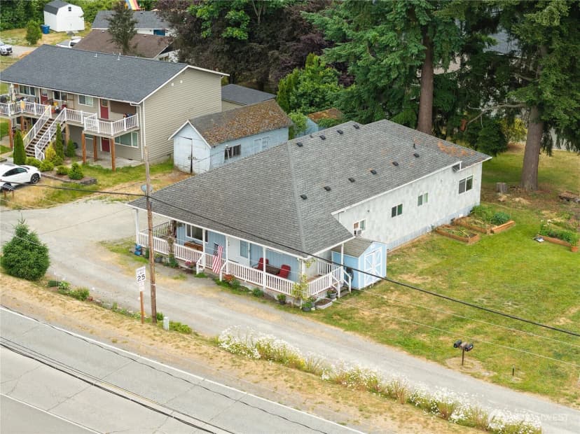 Property photo for 25517 Lawson Street, Black Diamond photo 5