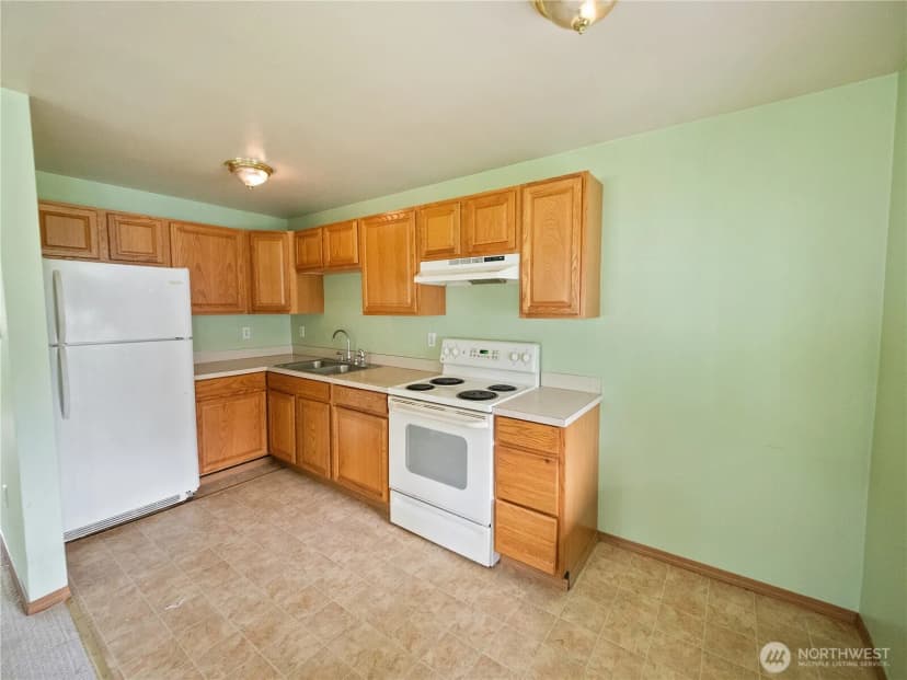 Property photo for 25517 Lawson Street, Black Diamond photo 11