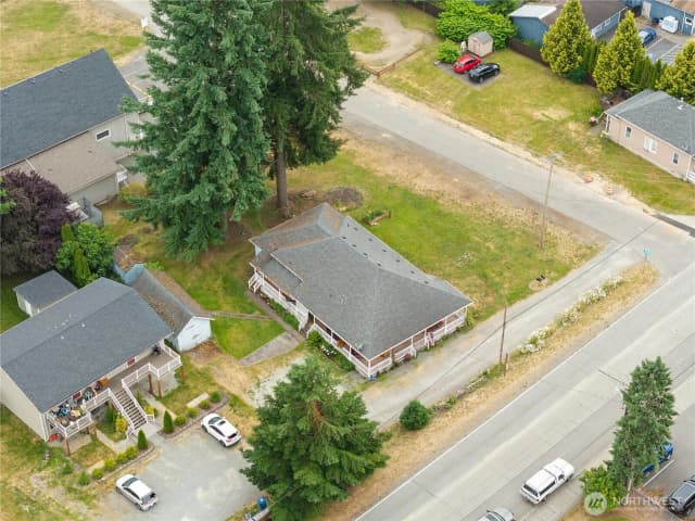 Property photo for 25517 Lawson Street, Black Diamond photo 4