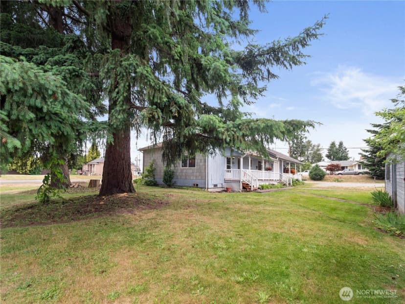 Property photo for 25517 Lawson Street, Black Diamond photo 8