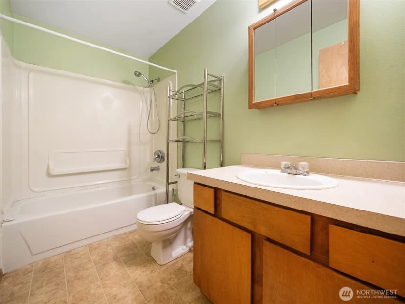 Property photo for 25517 Lawson Street, Black Diamond photo 14