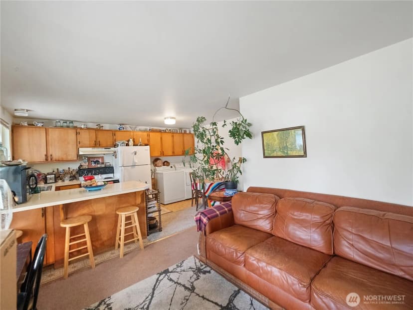 Property photo for 25517 Lawson Street, Black Diamond photo 17