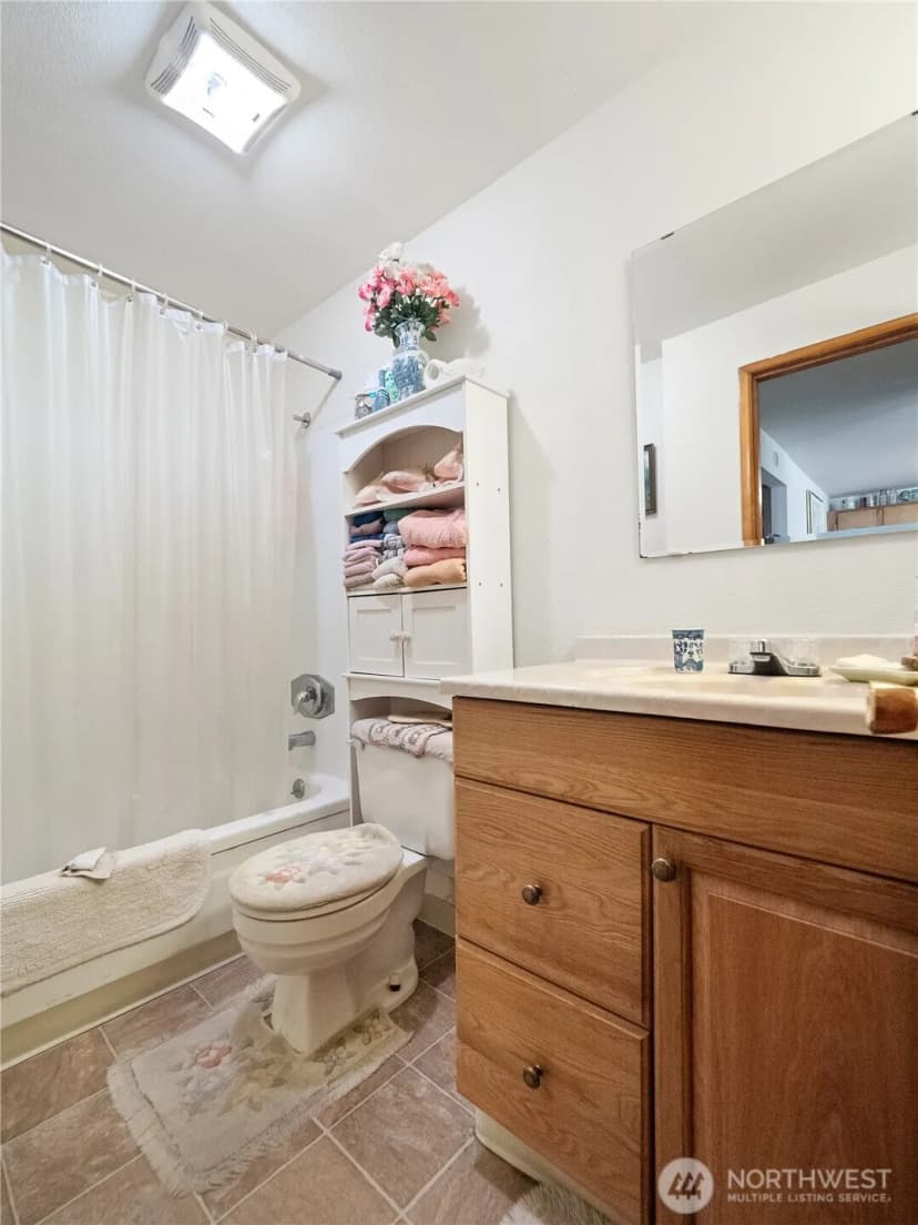 Property photo for 25517 Lawson Street, Black Diamond photo 20
