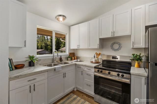 Property photo for 3305 Hollywood Avenue, Bellingham photo 3