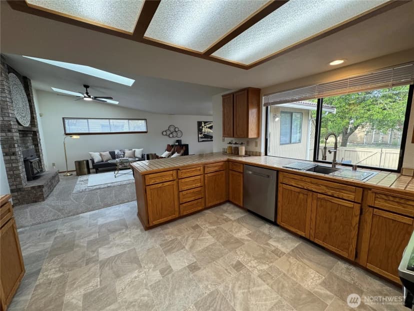 Property photo for 18509 22nd Avenue E, Tacoma photo 8