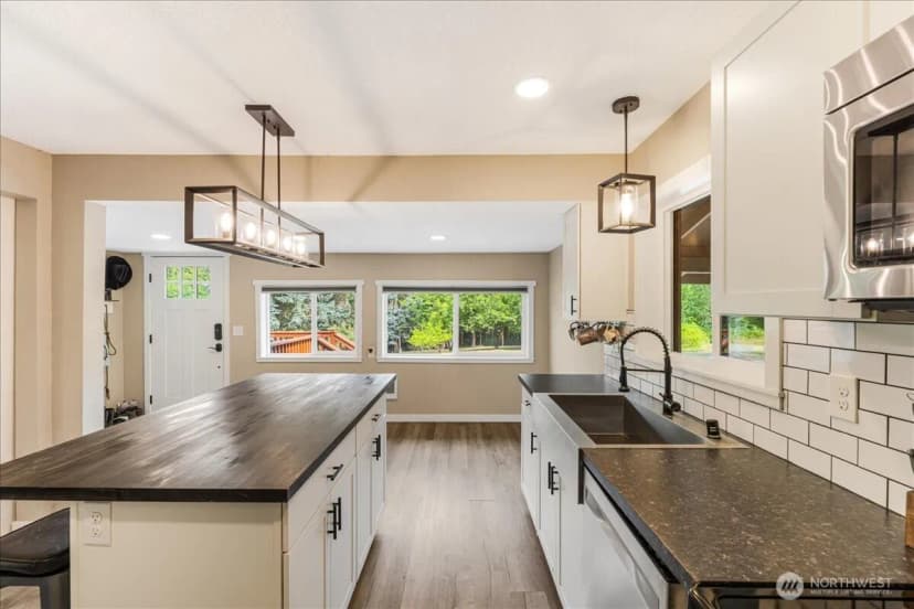 Property photo for 160 Isaacson Drive, Kelso photo 6