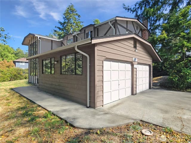 Property photo for 2283 Darvic Place, Oak Harbor photo 3