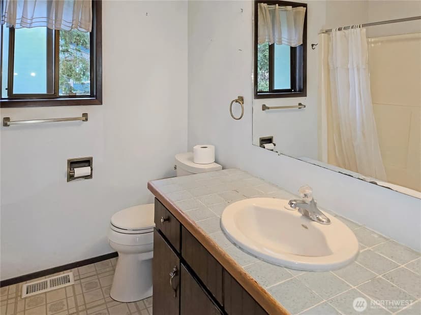 Property photo for 2283 Darvic Place, Oak Harbor photo 27