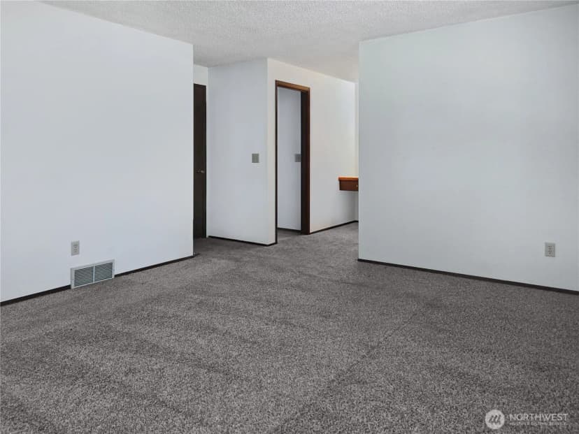Property photo for 2283 Darvic Place, Oak Harbor photo 33