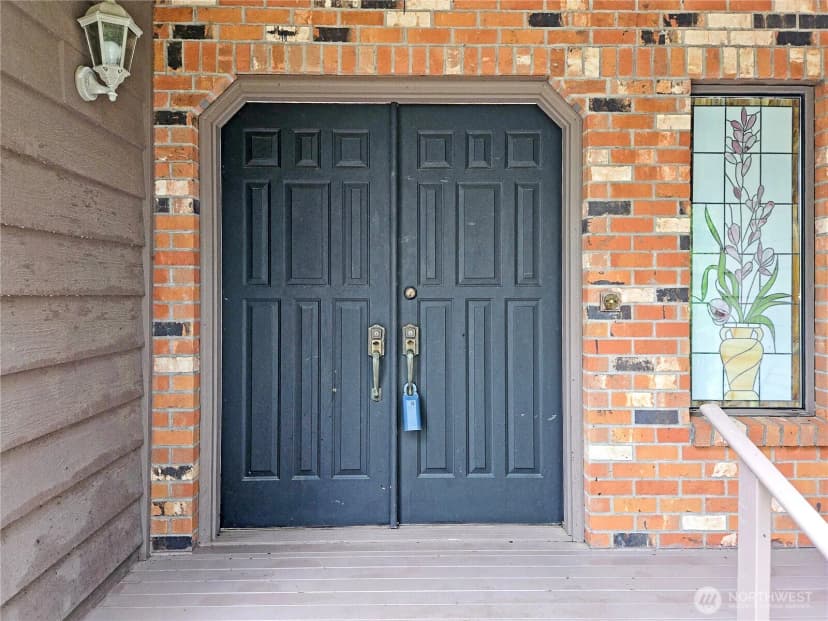 Property photo for 2283 Darvic Place, Oak Harbor photo 5