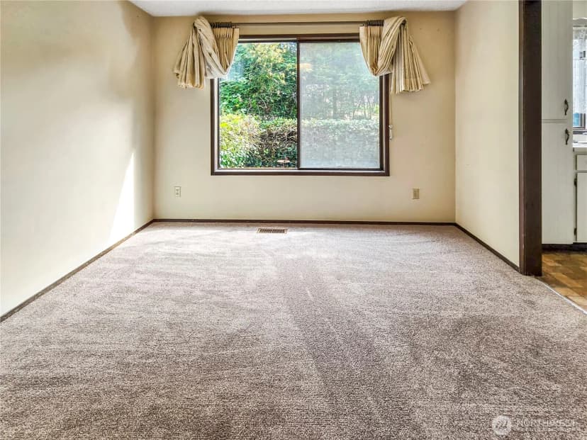 Property photo for 2283 Darvic Place, Oak Harbor photo 11
