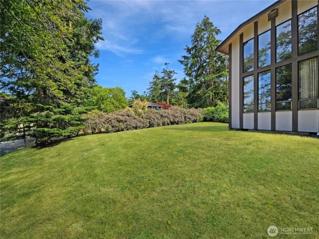 Property photo for 2283 Darvic Place, Oak Harbor photo 4