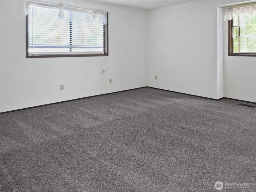 Property photo for 2283 Darvic Place, Oak Harbor photo 32