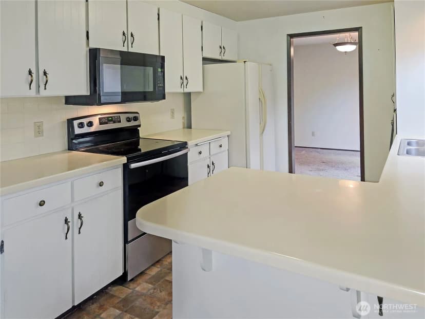 Property photo for 2283 Darvic Place, Oak Harbor photo 18