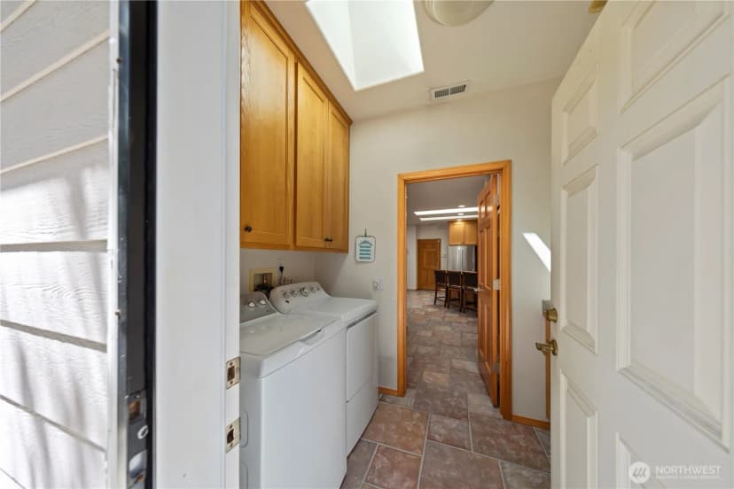 Property photo for 16314 2nd Drive Se, Bothell photo 12