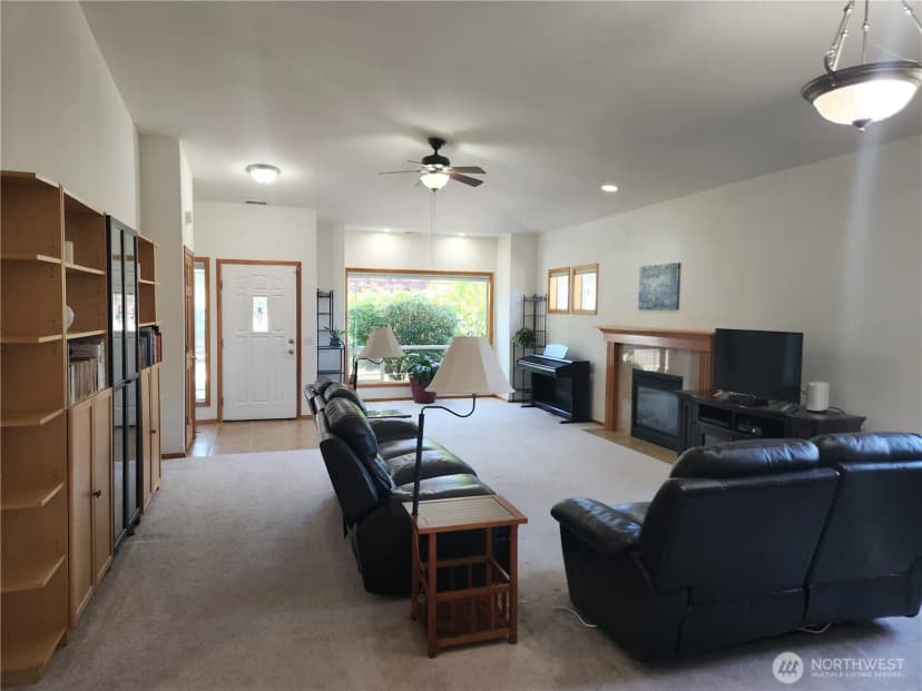 Property photo for 16314 2nd Drive Se, Bothell photo 5