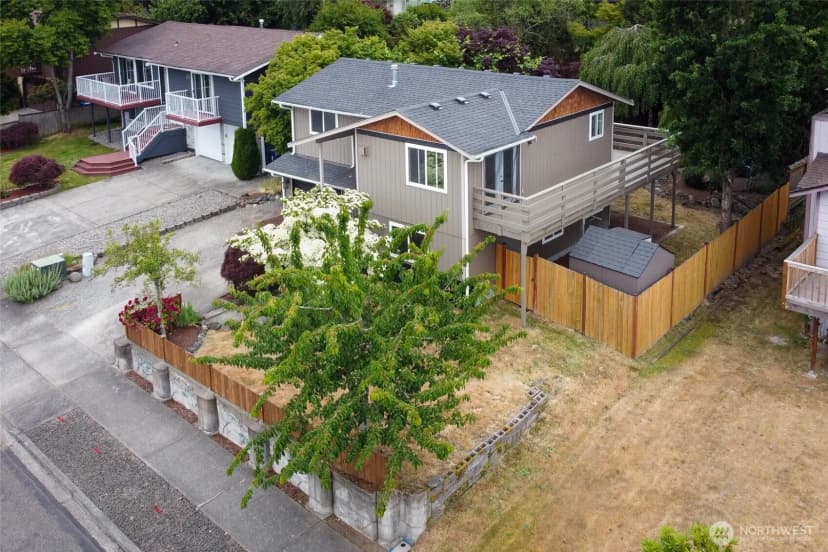 Property photo for 3918 Commencement Bay Drive, Tacoma photo 29