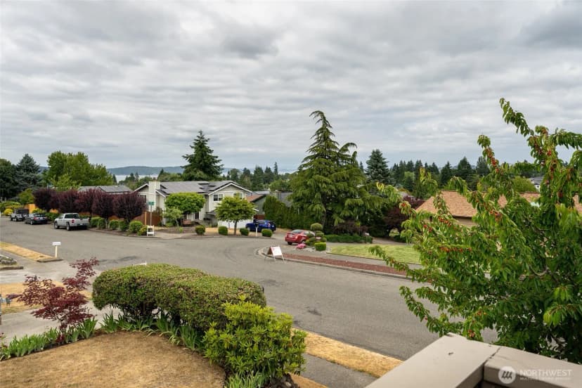 Property photo for 3918 Commencement Bay Drive, Tacoma photo 35