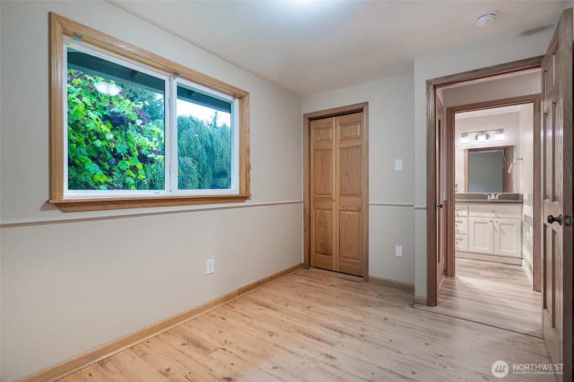 Property photo for 3918 Commencement Bay Drive, Tacoma photo 20