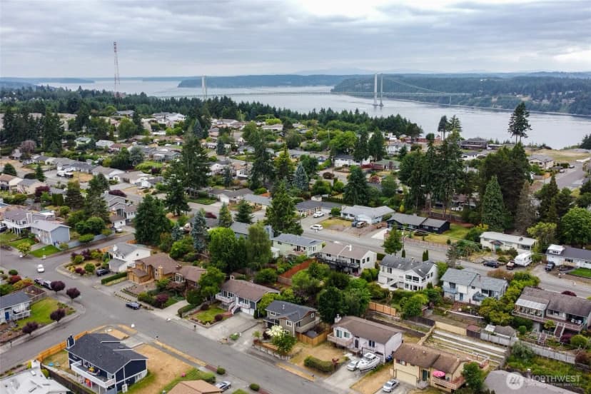 Property photo for 3918 Commencement Bay Drive, Tacoma photo 39